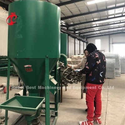 Mixer &amp; Grinder Machine van de voerfabriek voor de productie van voer voor de kippenboerderij Doris